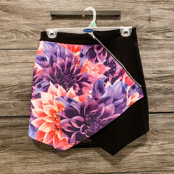Hello Molly floral asymmetric zip mini skirt - Picture 5 of 9